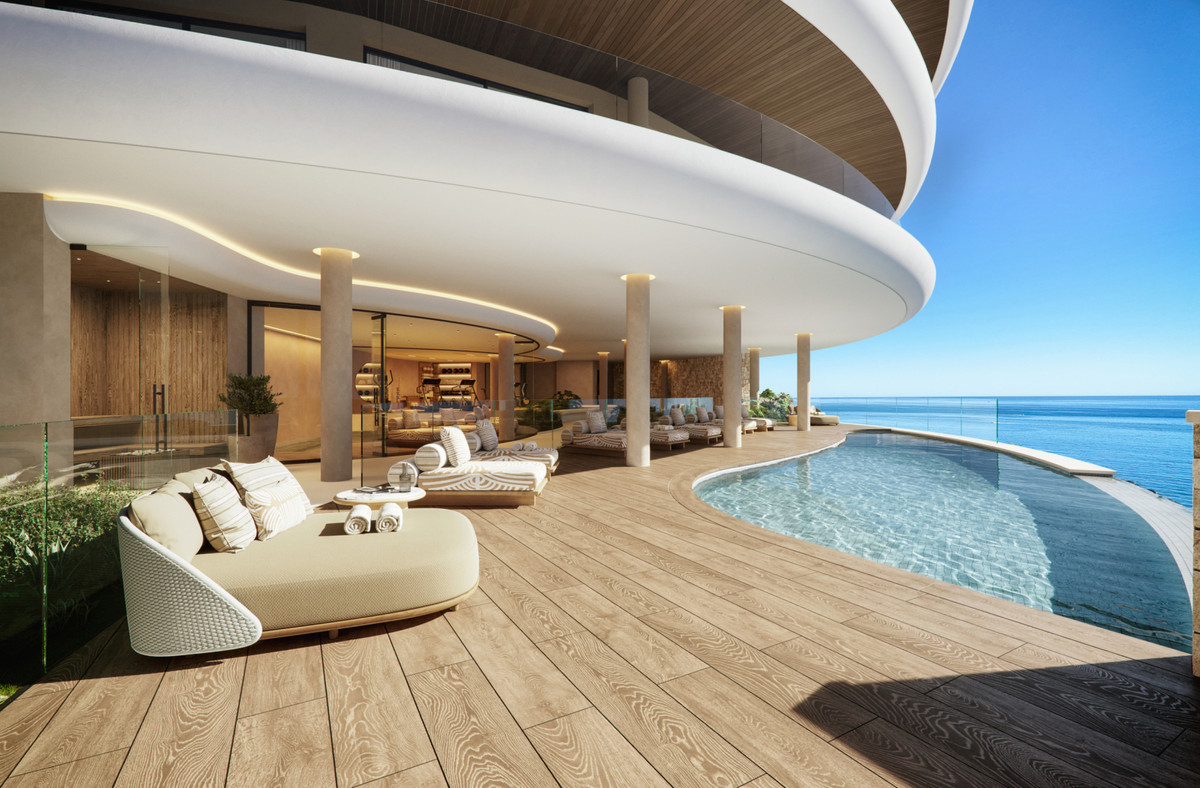 Lujo mediterráneo: Su hogar en Fuengirola
