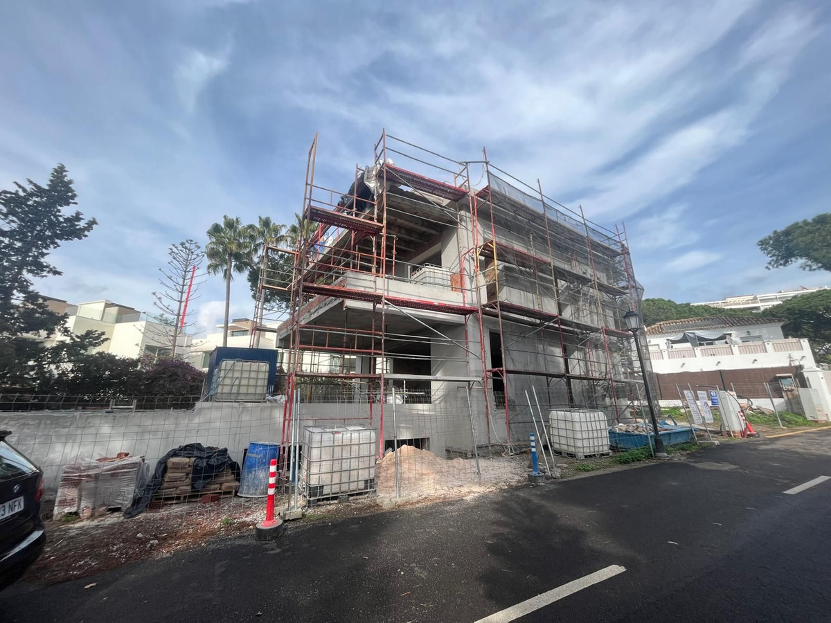 Lujo a medida: Villa de nueva construcción en Marbella