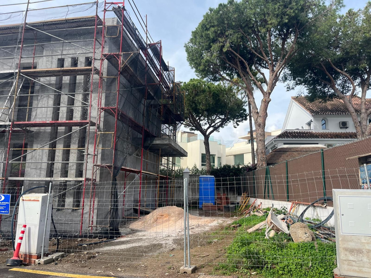 Lujo a medida: Villa de nueva construcción en Marbella