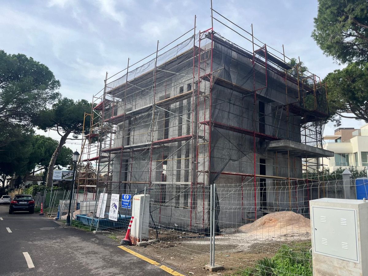 Lujo a medida: Villa de nueva construcción en Marbella