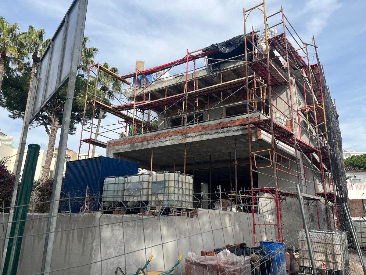 Lujo a medida: Villa de nueva construcción en Marbella