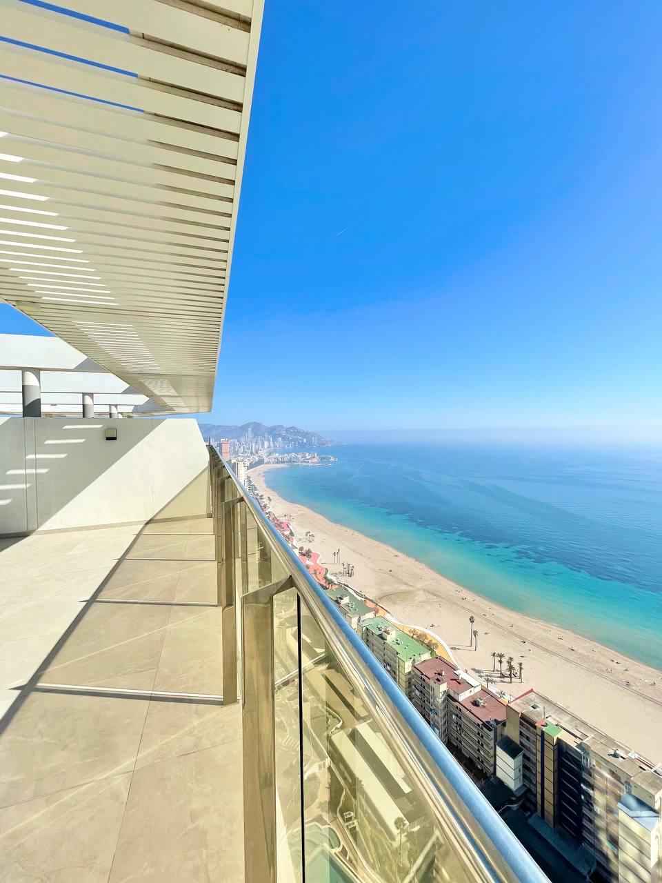Exclusivo Ático Frente al Mediterráneo