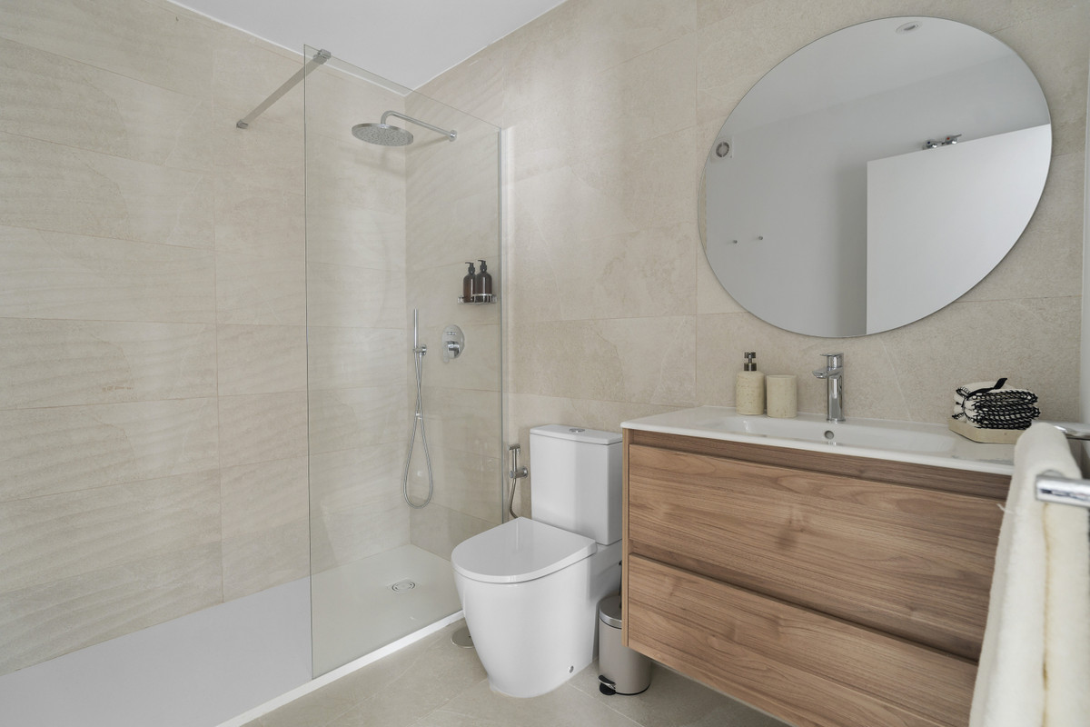 Lujo y vistas en Mijas: Su paraíso mediterráneo, Villas de lujo en Mijas, Málaga. Disfruta de vistas al Mediterráneo, terrazas amplias y un estilo de vida excepcional. ¡Tu oasis andaluz te espera!