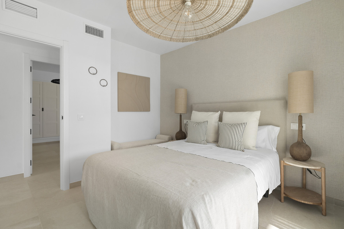 Lujo y vistas en Mijas: Su paraíso mediterráneo, Villas de lujo en Mijas, Málaga. Disfruta de vistas al Mediterráneo, terrazas amplias y un estilo de vida excepcional. ¡Tu oasis andaluz te espera!
