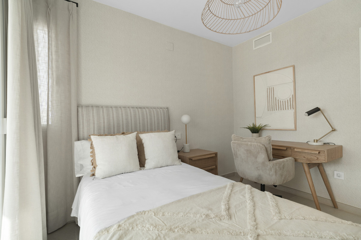 Lujo y vistas en Mijas: Su paraíso mediterráneo, Villas de lujo en Mijas, Málaga. Disfruta de vistas al Mediterráneo, terrazas amplias y un estilo de vida excepcional. ¡Tu oasis andaluz te espera!