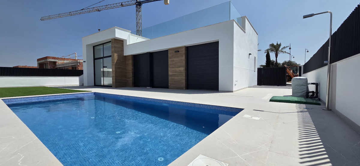 Villa de lujo con piscina en Alhama Golf., Lujosas villas de 1 planta en Condado de Alhama, Murcia. 3 hab, 2 baños, piscina opcional. ¡Estilo de vida moderno y vistas espectaculares!