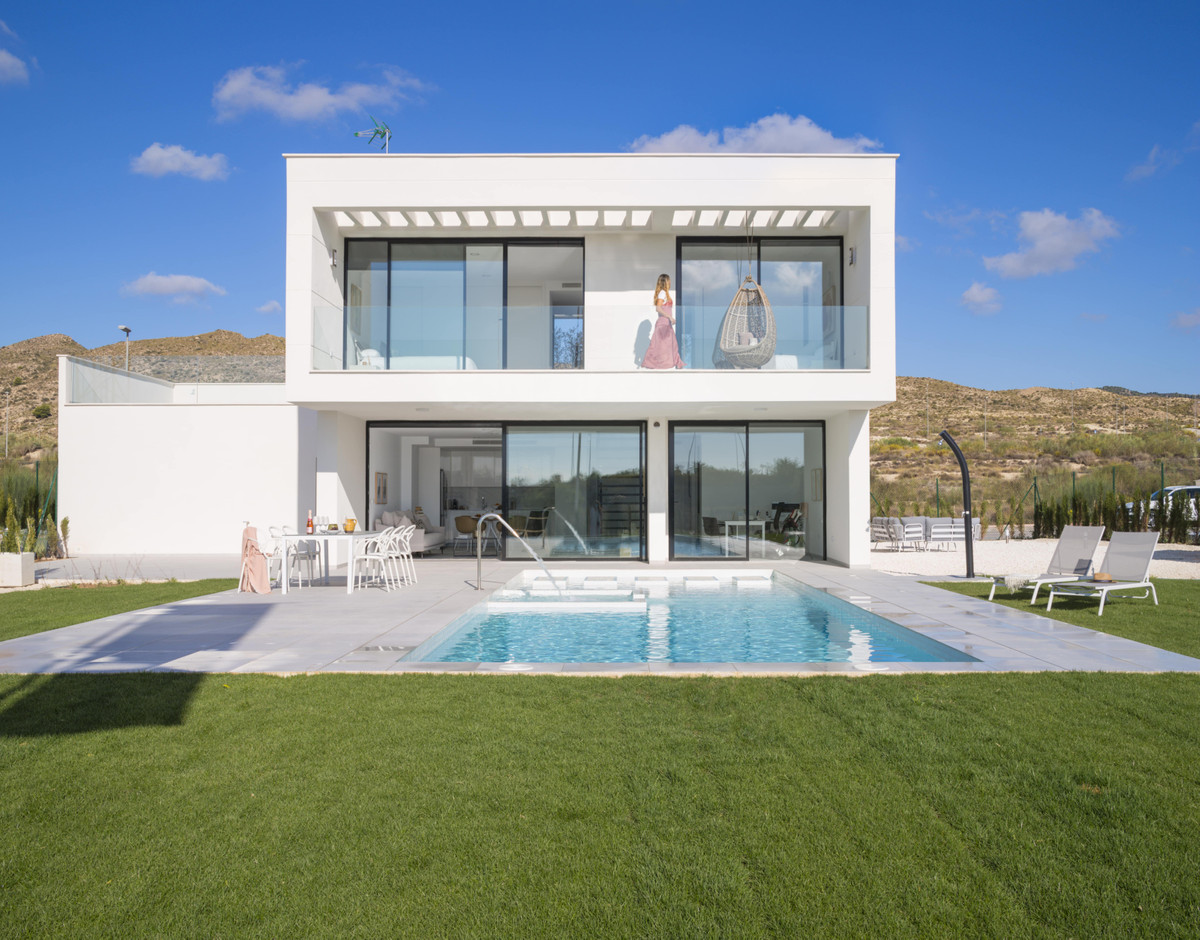 Villa de lujo en Murcia: Diseño y Naturaleza, Villas de lujo en San Javier, Murcia. Diseño vanguardista, vistas únicas y estilo de vida exclusivo. ¡Crea tu villa a medida!