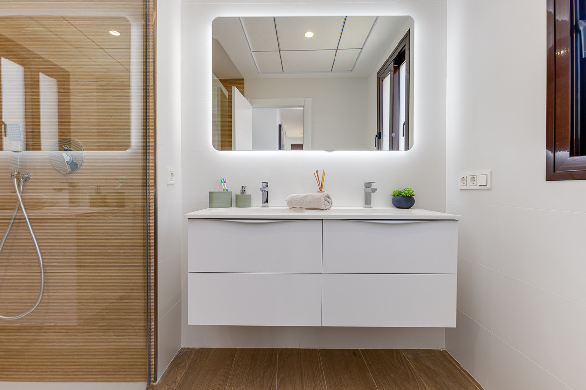 Villa de lujo en Finestrat: Vistas únicas, Villas exclusivas en Finestrat, Alicante. Vistas al mar y montaña. Diseño moderno, piscina privada. ¡Su paraíso en la Costa Blanca!