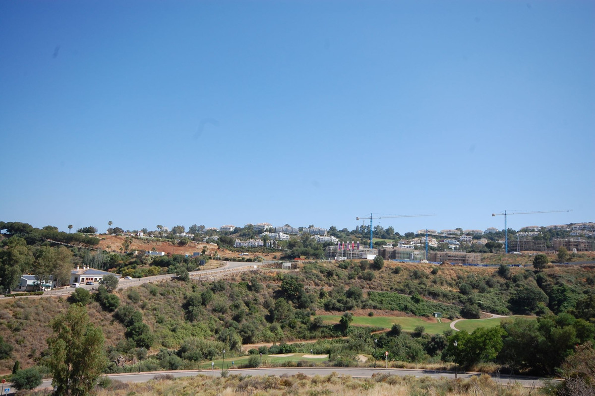 Villa de lujo con piscina infinita en Mijas, Lujo mediterráneo en Mijas, Málaga. Espectacular villa con piscina infinita, 4 dormitorios y vistas impresionantes. ¡Un estilo de vida incomparable!