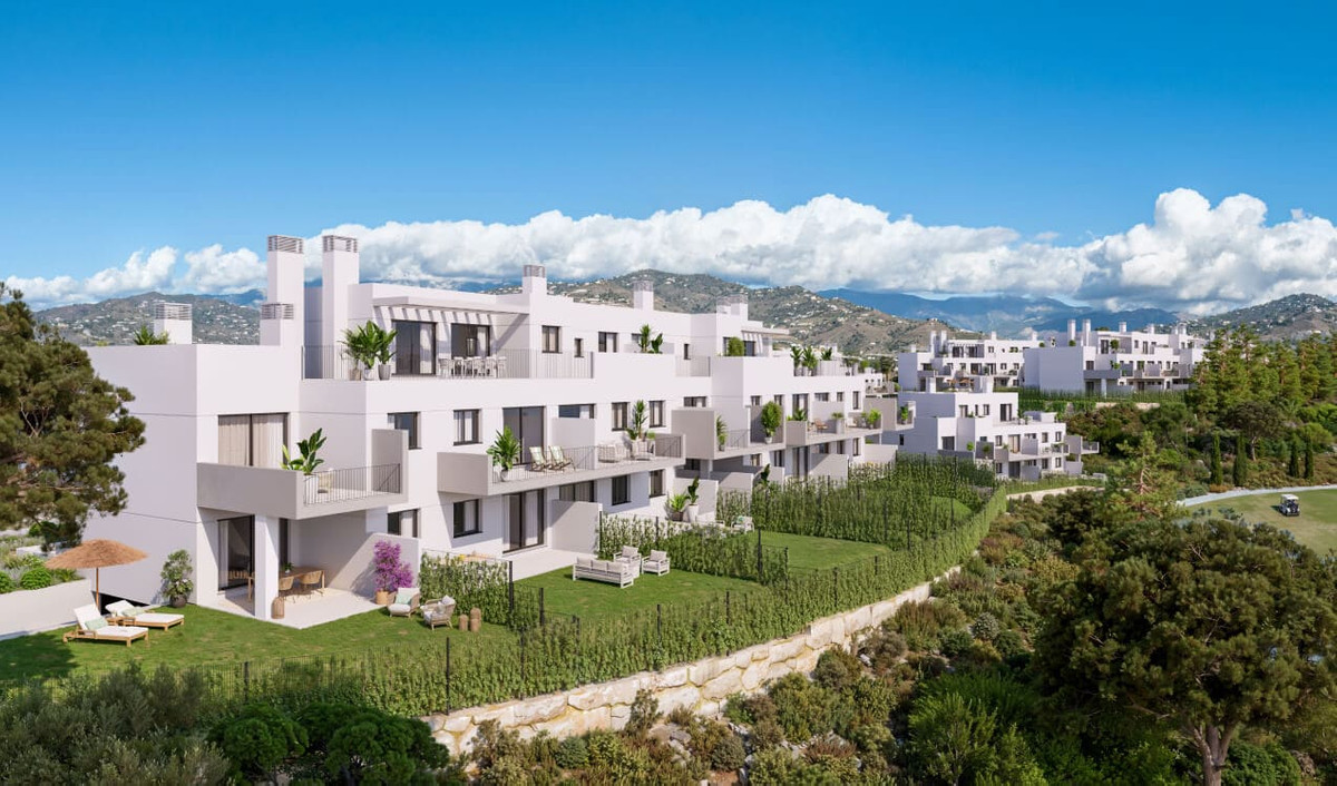 Tu oasis en Vélez-Málaga: Lujo y vistas, Descubre tu hogar ideal en Vélez-Málaga. Viviendas de 2-3 dorm. con terraza/jardín, piscina y gimnasio. ¡Invierte en calidad de vida!