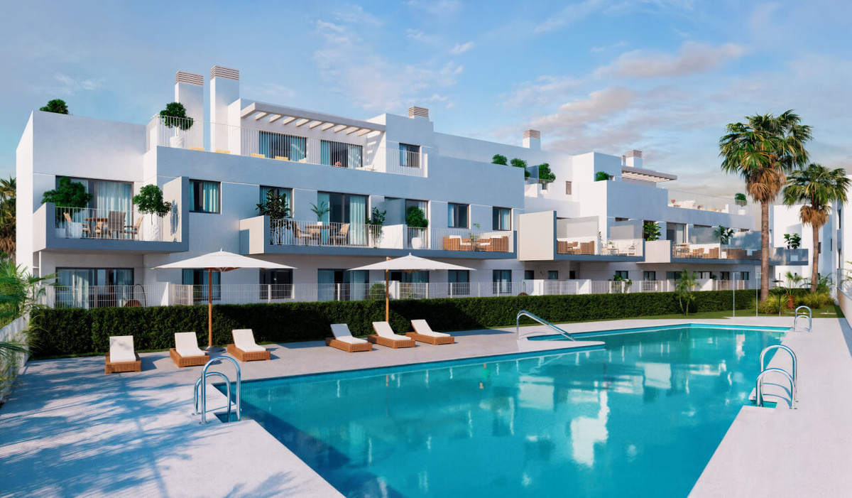Tu oasis en Vélez-Málaga: Lujo y vistas, Descubre tu hogar ideal en Vélez-Málaga. Viviendas de 2-3 dorm. con terraza/jardín, piscina y gimnasio. ¡Invierte en calidad de vida!