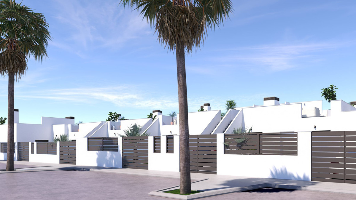 Villa de lujo en Murcia: ¡Su oasis le espera!, Villas adosadas en Roldán, Murcia. 2 hab, 2 baños, piscina privada, solárium. ¡Listo para vivir! Cerca de playas y golf.