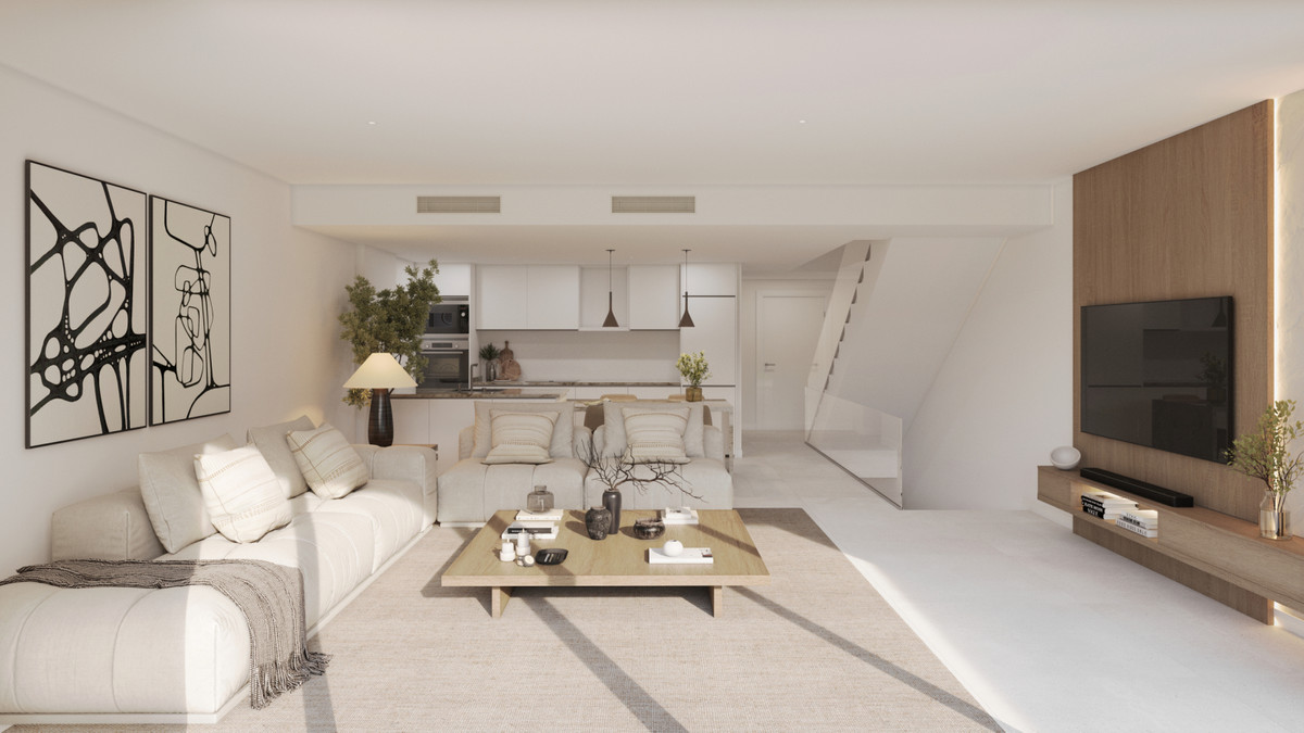 Lujo mediterráneo en Fuengirola: ¡La casa de tus sueños!, Descubre adosados de lujo en Fuengirola, Málaga. Vive el estilo mediterráneo con playa, vistas y diseño moderno. ¡Tu oasis en la Costa del Sol!