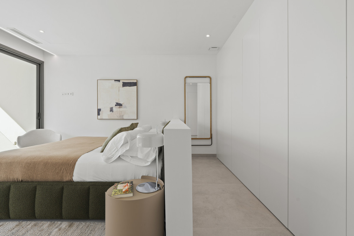 Lujo en Benidorm: Villas con vistas panorámicas, Villas de lujo en Benidorm, Alicante. Vistas panorámicas, privacidad y diseño exclusivo. 3-4 dormitorios, piscina y jardines. ¡Oportunidad única!