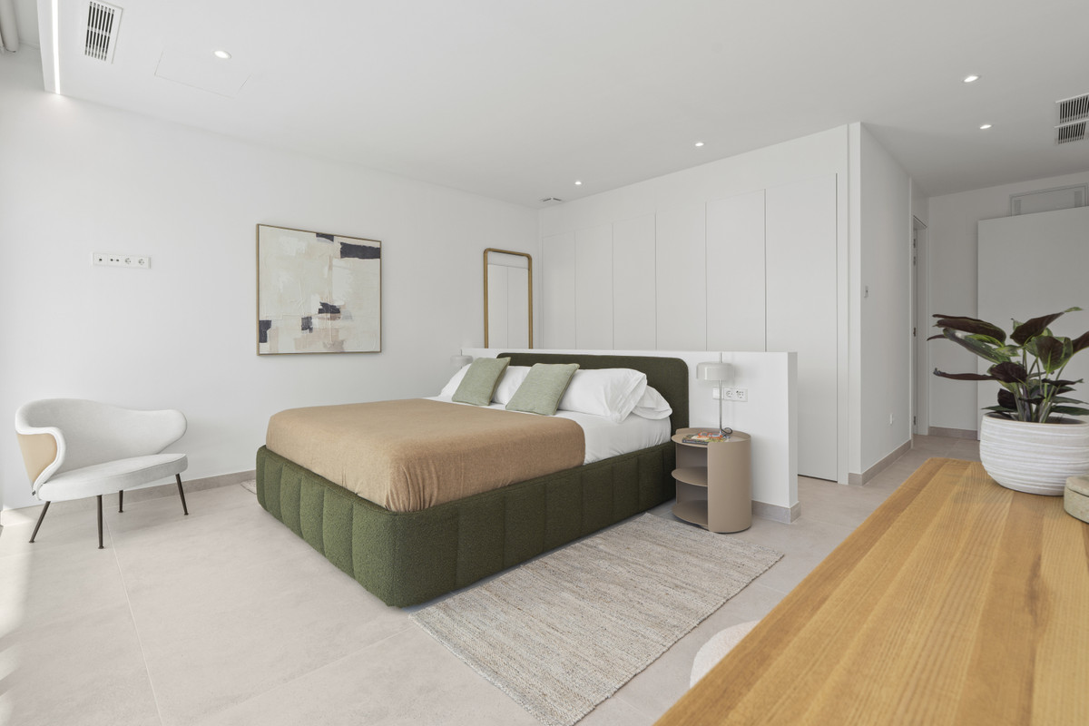 Lujo en Benidorm: Villas con vistas panorámicas, Villas de lujo en Benidorm, Alicante. Vistas panorámicas, privacidad y diseño exclusivo. 3-4 dormitorios, piscina y jardines. ¡Oportunidad única!