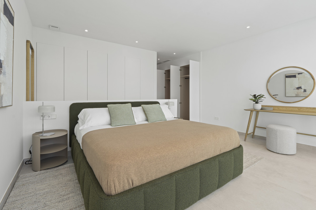 Lujo en Benidorm: Villas con vistas panorámicas, Villas de lujo en Benidorm, Alicante. Vistas panorámicas, privacidad y diseño exclusivo. 3-4 dormitorios, piscina y jardines. ¡Oportunidad única!