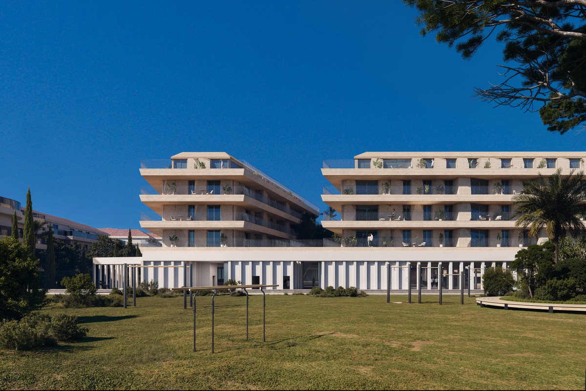 propiedad, Exclusivos apartamentos en primera línea de playa en Manilva, Málaga. Vistas al Mediterráneo, junto al Castillo de la Duquesa. Obra nueva de lujo.