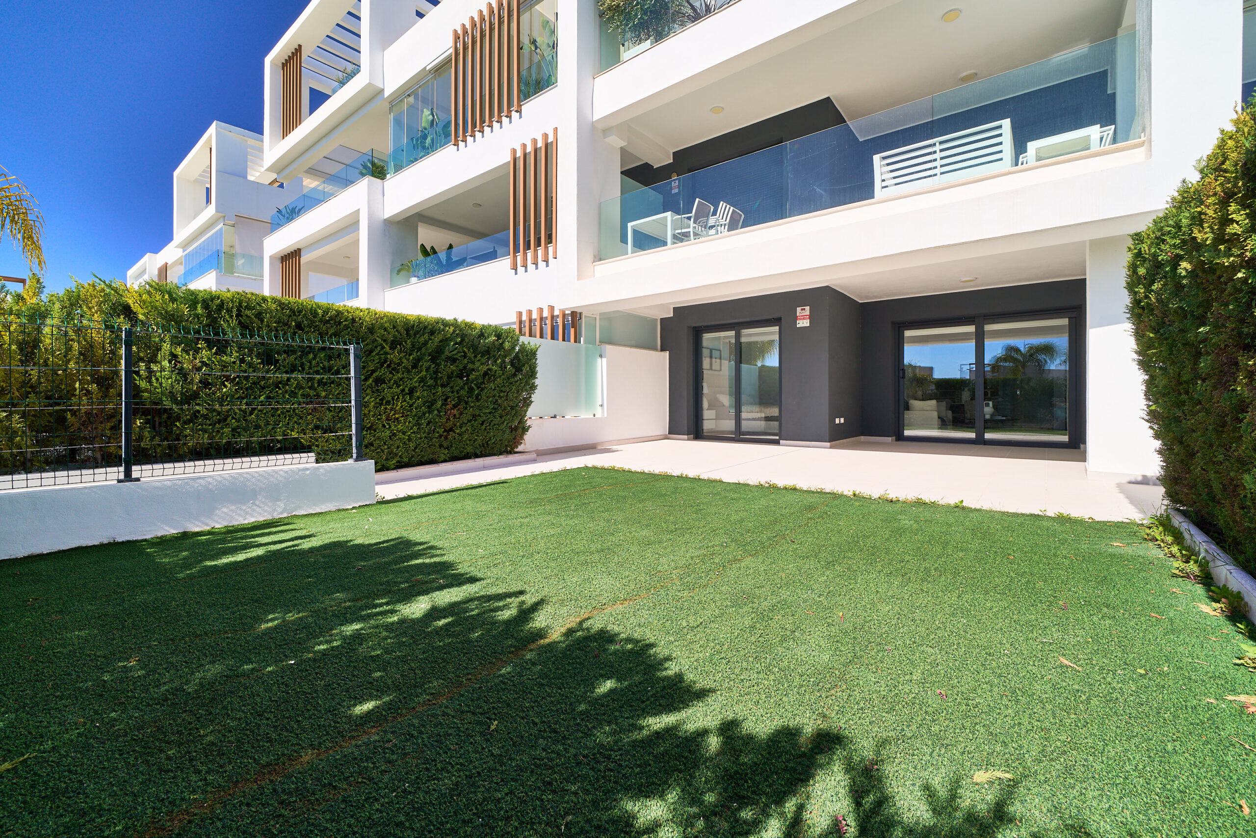 Elegancia contemporánea y tranquilidad en la Nueva Milla de Oro, Estepona