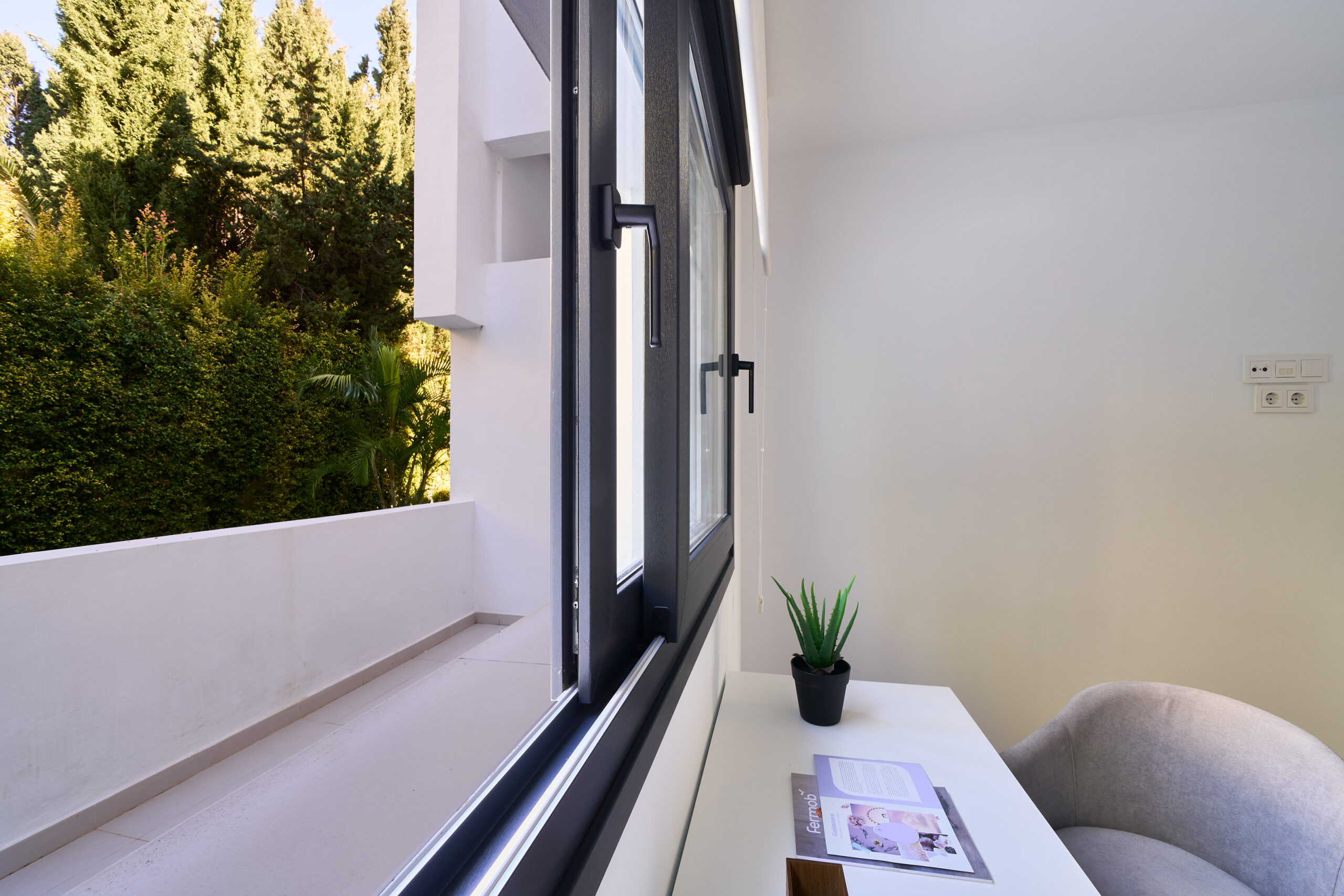 Elegancia contemporánea y tranquilidad en la Nueva Milla de Oro, Estepona