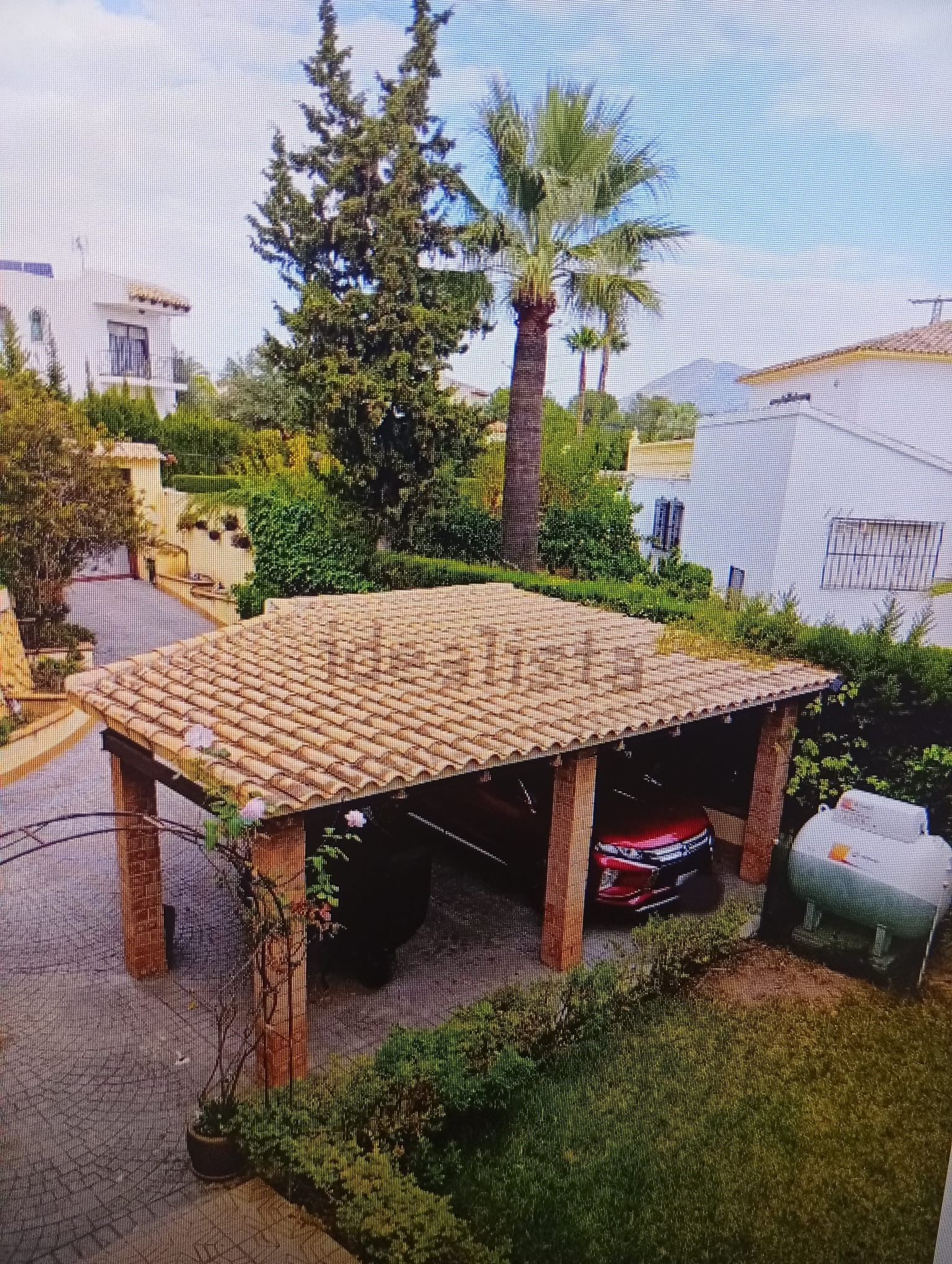 Villa de Lujo en La Nucía: Estilo Mediterráneo, Exclusiva villa en La Nucía, Alicante. 4 hab, 3 baños, 450m². Lujo mediterráneo, piscina, vistas al mar. ¡Tu oasis privado!