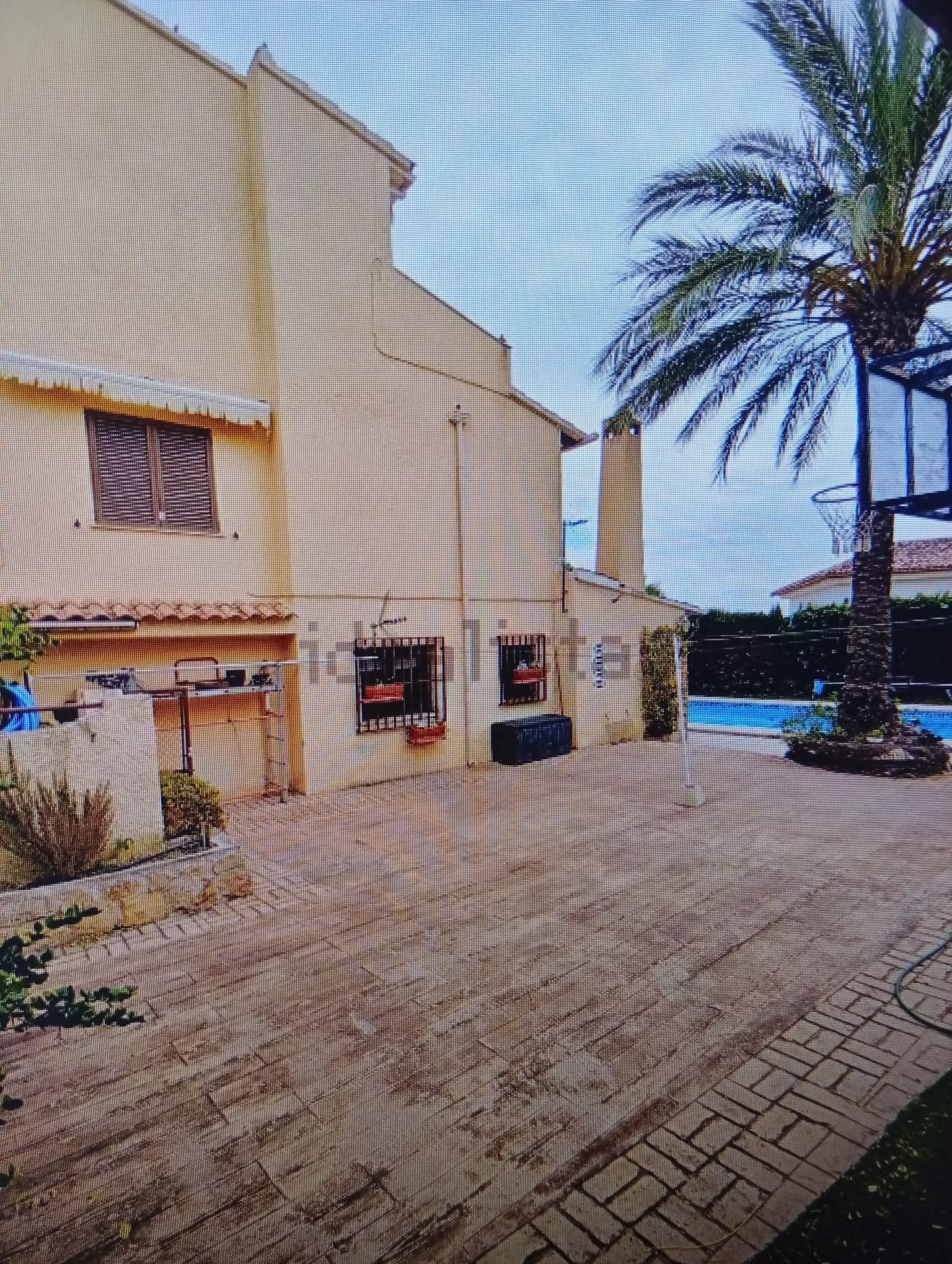 Villa de Lujo en La Nucía: Estilo Mediterráneo, Exclusiva villa en La Nucía, Alicante. 4 hab, 3 baños, 450m². Lujo mediterráneo, piscina, vistas al mar. ¡Tu oasis privado!