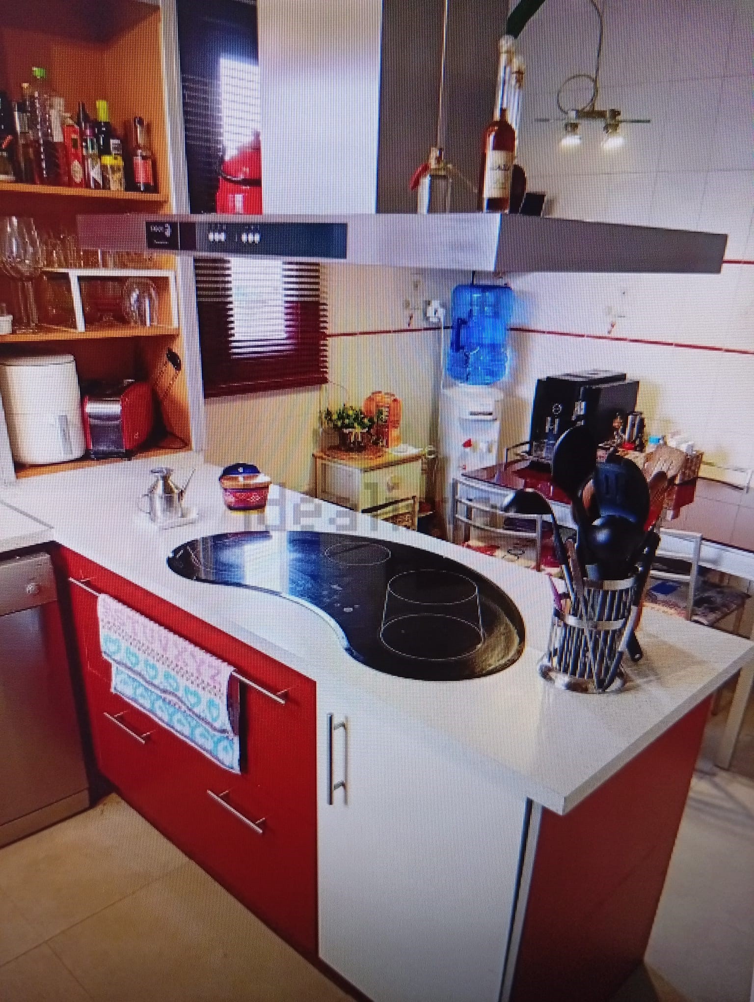 Villa de Lujo en La Nucía: Estilo Mediterráneo, Exclusiva villa en La Nucía, Alicante. 4 hab, 3 baños, 450m². Lujo mediterráneo, piscina, vistas al mar. ¡Tu oasis privado!
