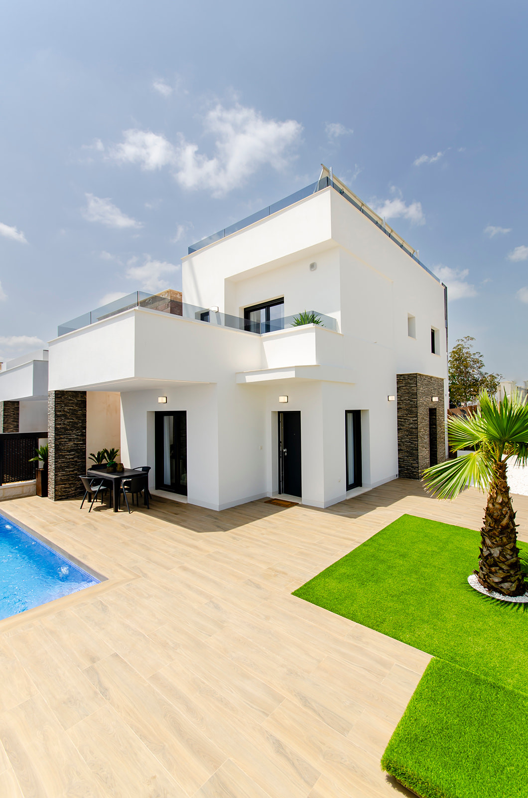 Villa de lujo en Orihuela: Golf, playa y energía A, Villas de lujo en Entrenaranjos, Orihuela. 3 hab, 2 baños, piscina privada. Cerca de golf, playas y servicios. ¡Oferta especial!