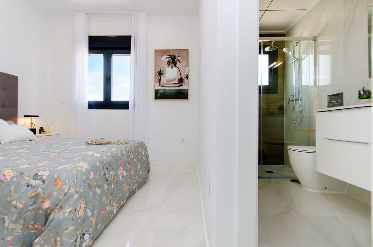 Villa de lujo en Orihuela: Golf, playa y energía A, Villas de lujo en Entrenaranjos, Orihuela. 3 hab, 2 baños, piscina privada. Cerca de golf, playas y servicios. ¡Oferta especial!