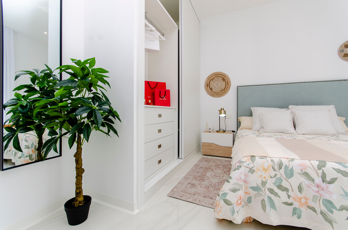 Villa de lujo en Orihuela: Golf, playa y energía A, Villas de lujo en Entrenaranjos, Orihuela. 3 hab, 2 baños, piscina privada. Cerca de golf, playas y servicios. ¡Oferta especial!