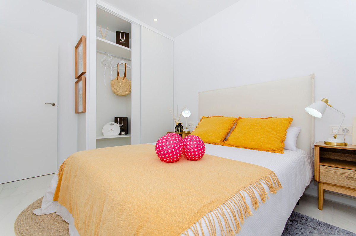 Villa de lujo en Orihuela: Golf, playa y energía A, Villas de lujo en Entrenaranjos, Orihuela. 3 hab, 2 baños, piscina privada. Cerca de golf, playas y servicios. ¡Oferta especial!