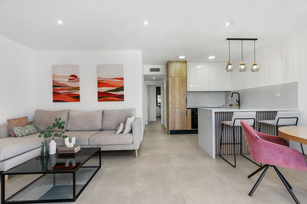 Tu oasis moderno en San Javier, Descubre exclusivos apartamentos en San Javier, Murcia. 3 hab, 2 baños, terrazas y áticos con solárium. Vive en la Costa Cálida con diseño y confort.