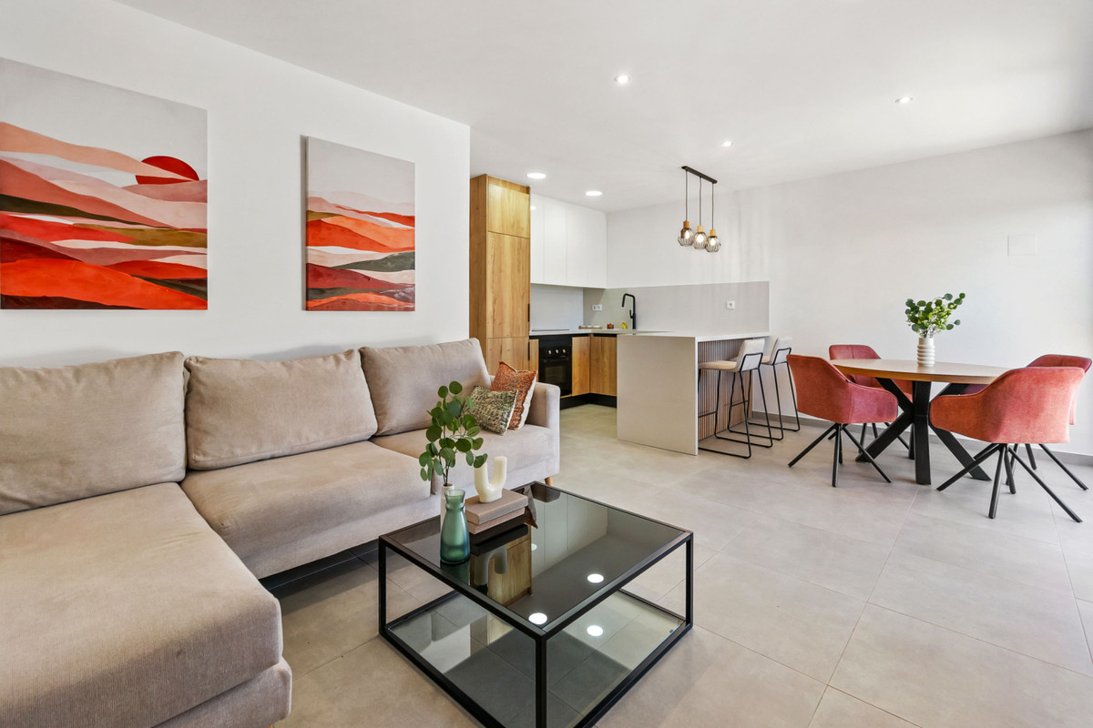 Tu oasis moderno en San Javier, Descubre exclusivos apartamentos en San Javier, Murcia. 3 hab, 2 baños, terrazas y áticos con solárium. Vive en la Costa Cálida con diseño y confort.