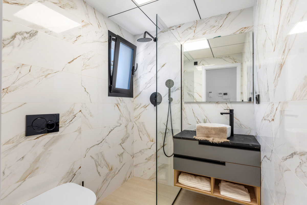 Tu oasis mediterráneo en Guardamar: ¡Vive el lujo!, Apartamentos de ensueño en El Raso, Guardamar. Piscina, spa, garaje. ¡Vive el Mediterráneo con estilo y confort!