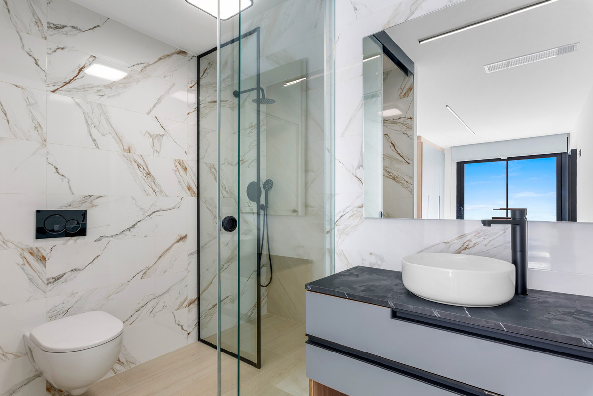 Tu oasis mediterráneo en Guardamar: ¡Vive el lujo!, Apartamentos de ensueño en El Raso, Guardamar. Piscina, spa, garaje. ¡Vive el Mediterráneo con estilo y confort!