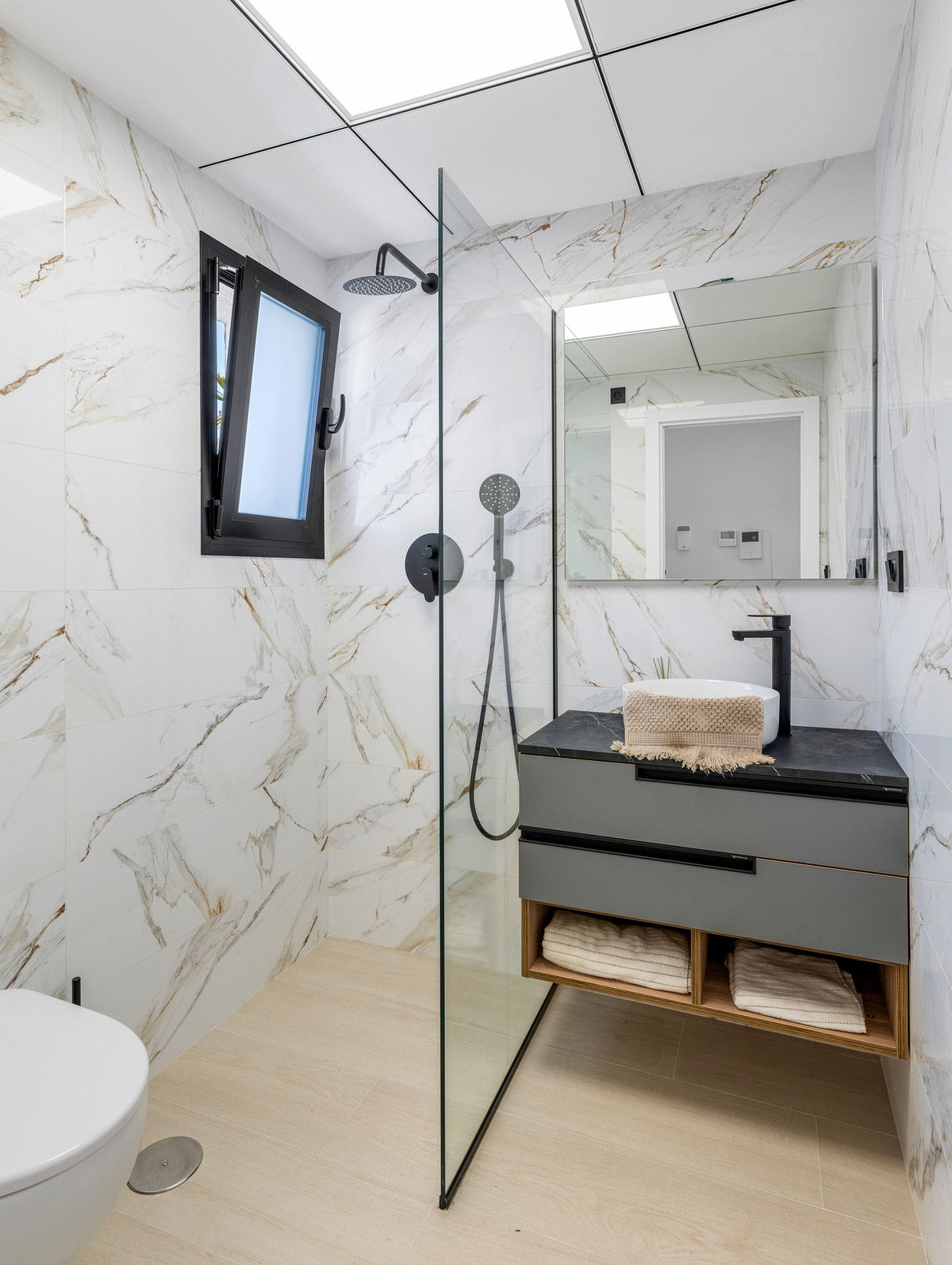Tu oasis mediterráneo en Guardamar: ¡Vive el lujo!, Apartamentos de ensueño en El Raso, Guardamar. Piscina, spa, garaje. ¡Vive el Mediterráneo con estilo y confort!
