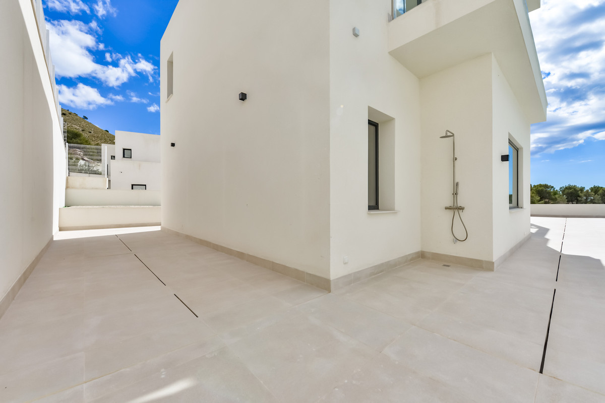Finestrat Luxury: Villa exclusiva con piscina, Lujosa villa de obra nueva en Finestrat, Alicante. 7 dormitorios, piscina semiolímpica, spa. ¡Inversión de lujo en Costa Blanca!