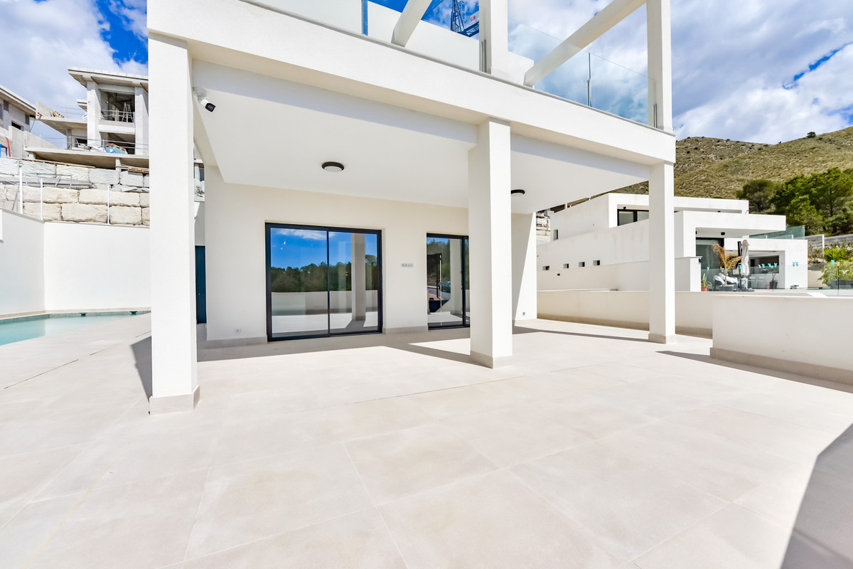 Finestrat Luxury: Villa exclusiva con piscina, Lujosa villa de obra nueva en Finestrat, Alicante. 7 dormitorios, piscina semiolímpica, spa. ¡Inversión de lujo en Costa Blanca!
