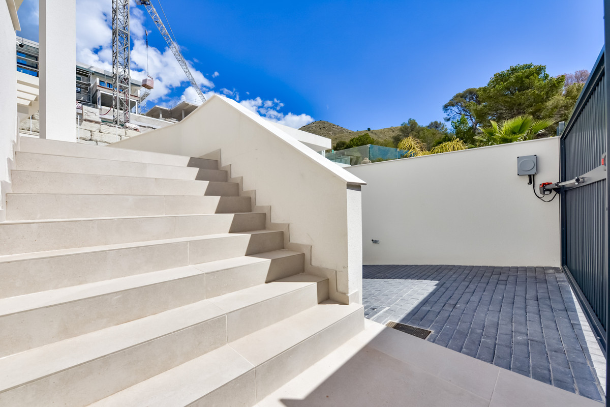 Finestrat Luxury: Villa exclusiva con piscina, Lujosa villa de obra nueva en Finestrat, Alicante. 7 dormitorios, piscina semiolímpica, spa. ¡Inversión de lujo en Costa Blanca!