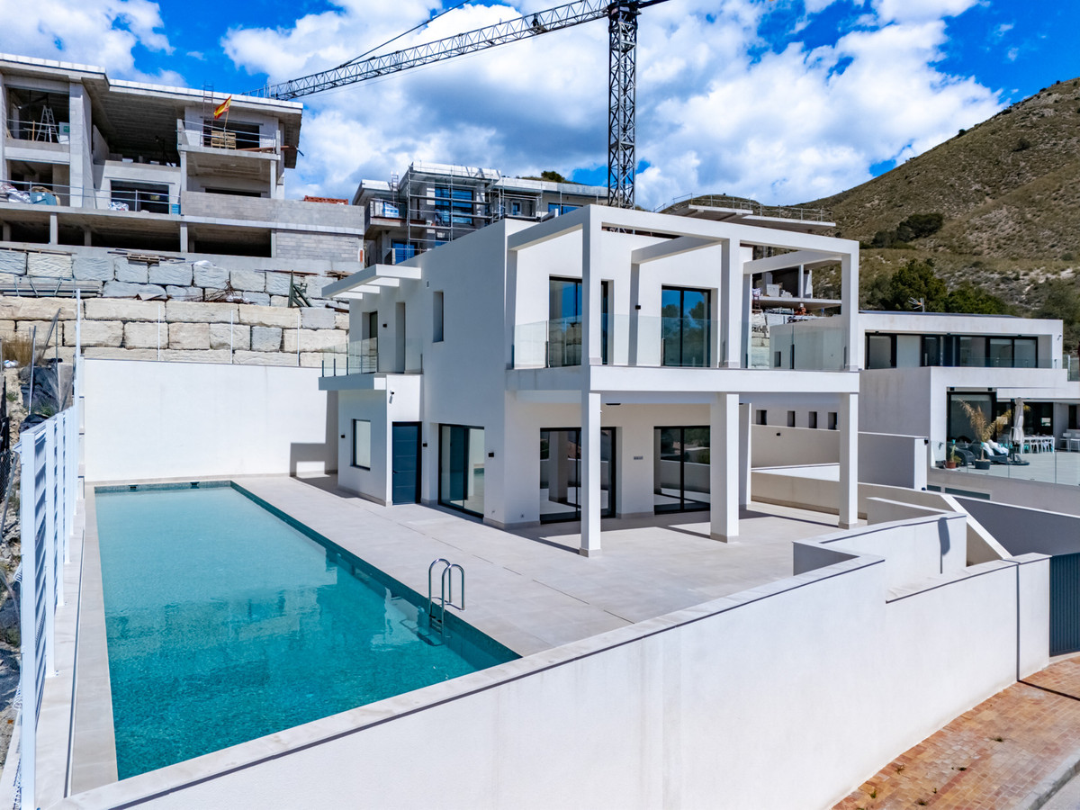 Finestrat Luxury: Villa exclusiva con piscina, Lujosa villa de obra nueva en Finestrat, Alicante. 7 dormitorios, piscina semiolímpica, spa. ¡Inversión de lujo en Costa Blanca!
