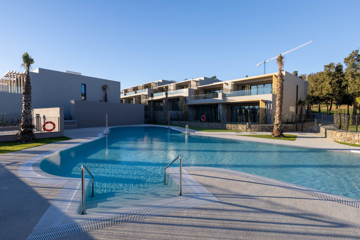 Vivienda mediterránea de lujo en Mijas: ¡Lista para entrar a vivir!, Casas adosadas de 3 dormitorios en Mijas, Málaga. Urbanización exclusiva, a 5 min de la playa y golf. Lujo, piscina y spa. ¡Estilo de vida mediterráneo!