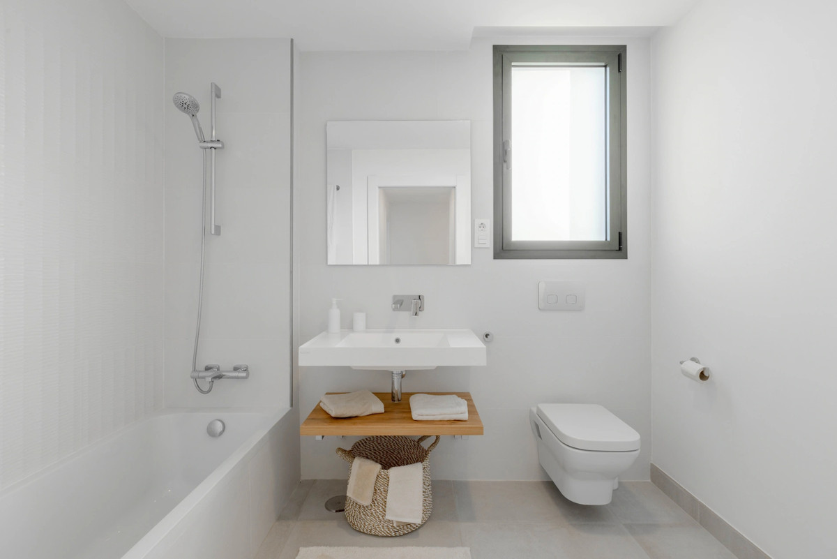 Vivienda mediterránea de lujo en Mijas: ¡Lista para entrar a vivir!, Casas adosadas de 3 dormitorios en Mijas, Málaga. Urbanización exclusiva, a 5 min de la playa y golf. Lujo, piscina y spa. ¡Estilo de vida mediterráneo!