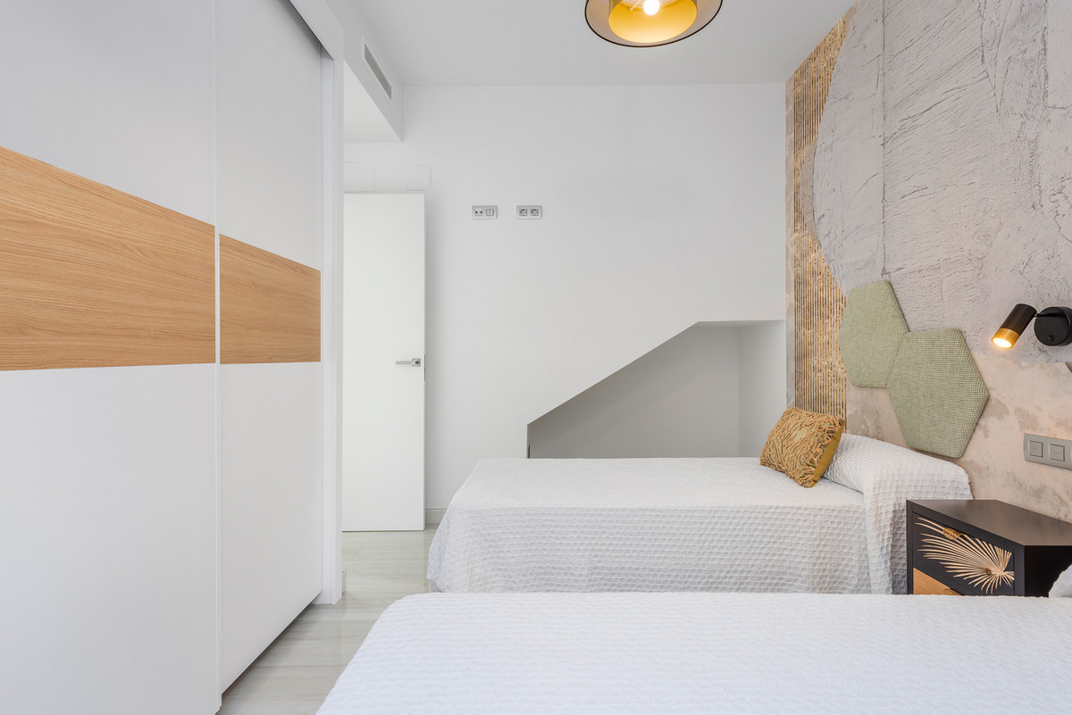 Villa de Lujo en Los Montesinos: Paz y Confort, Villas de lujo en La Herrada, Los Montesinos. 3 hab, piscinas privadas, cerca de playas y naturaleza. ¡Su oasis de paz!