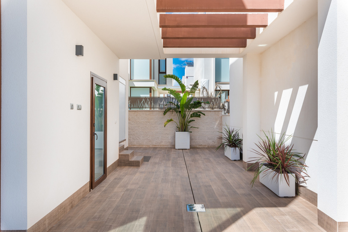 Villa de Lujo en Los Montesinos: Paz y Confort, Villas de lujo en La Herrada, Los Montesinos. 3 hab, piscinas privadas, cerca de playas y naturaleza. ¡Su oasis de paz!