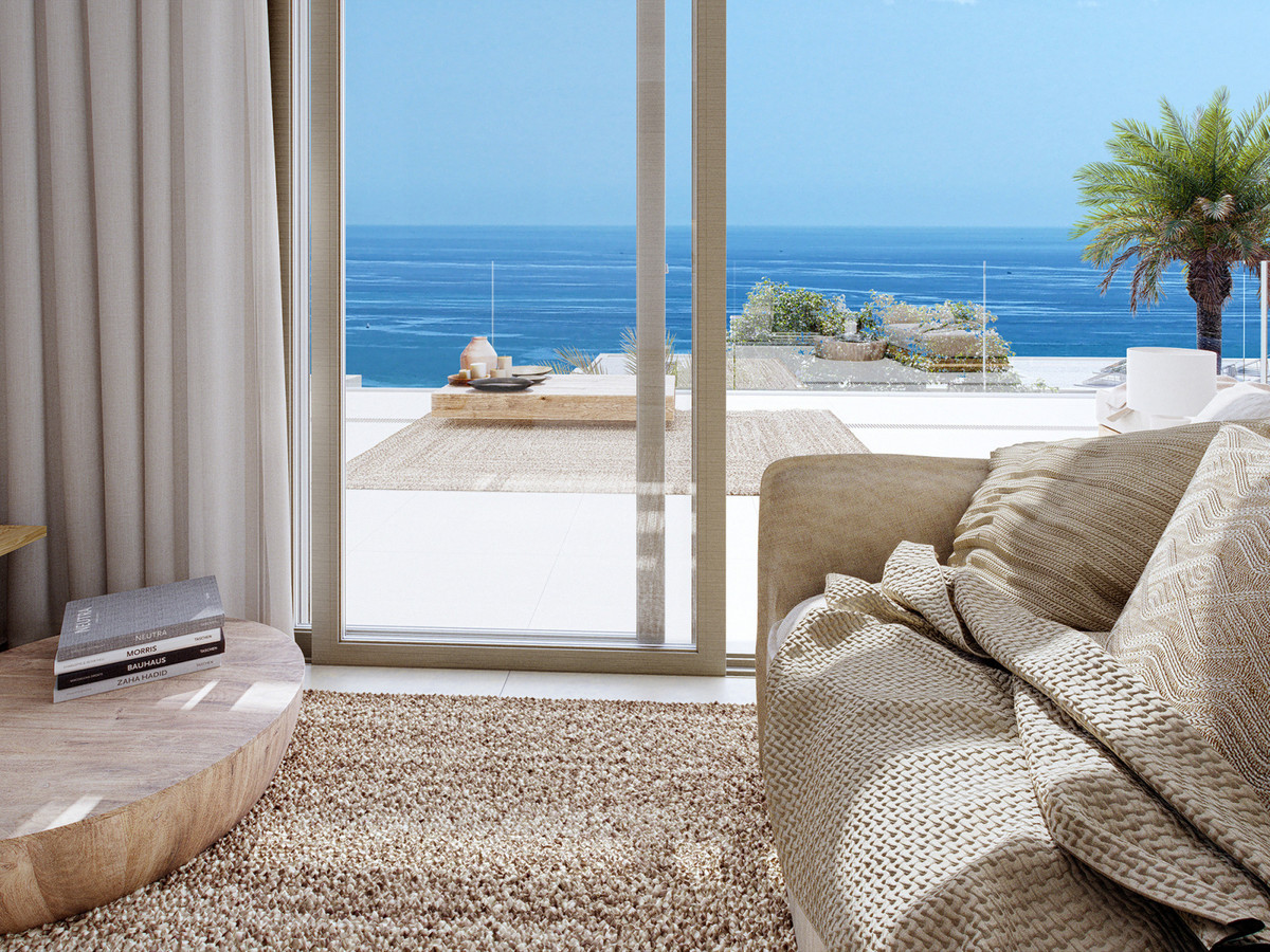 Villa de lujo en Mijas: vistas y confort., Espectacular villa de lujo en Mijas, Málaga. 4 dormitorios, vistas abiertas y diseño moderno. Cerca de la costa y con acceso a AP-7. ¡Su paraíso andaluz!