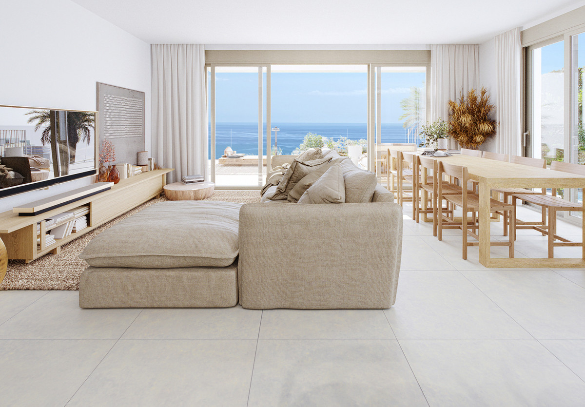 Villa de lujo en Mijas: vistas y confort., Espectacular villa de lujo en Mijas, Málaga. 4 dormitorios, vistas abiertas y diseño moderno. Cerca de la costa y con acceso a AP-7. ¡Su paraíso andaluz!