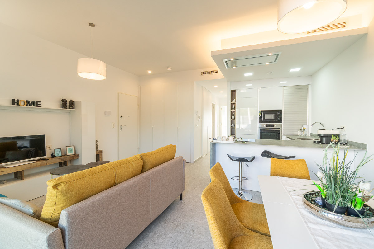 Lujo y vistas en Orihuela Costa., Vive el Mediterráneo en Los Balcones, Torrevieja. Villas de diseño con vistas a la Laguna Rosa y playas. ¡Tu casa soñada en Alicante!