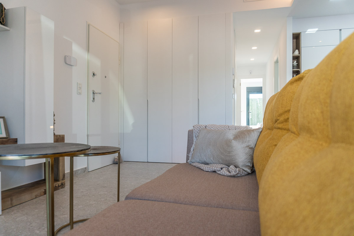 Lujo y vistas en Orihuela Costa., Vive el Mediterráneo en Los Balcones, Torrevieja. Villas de diseño con vistas a la Laguna Rosa y playas. ¡Tu casa soñada en Alicante!