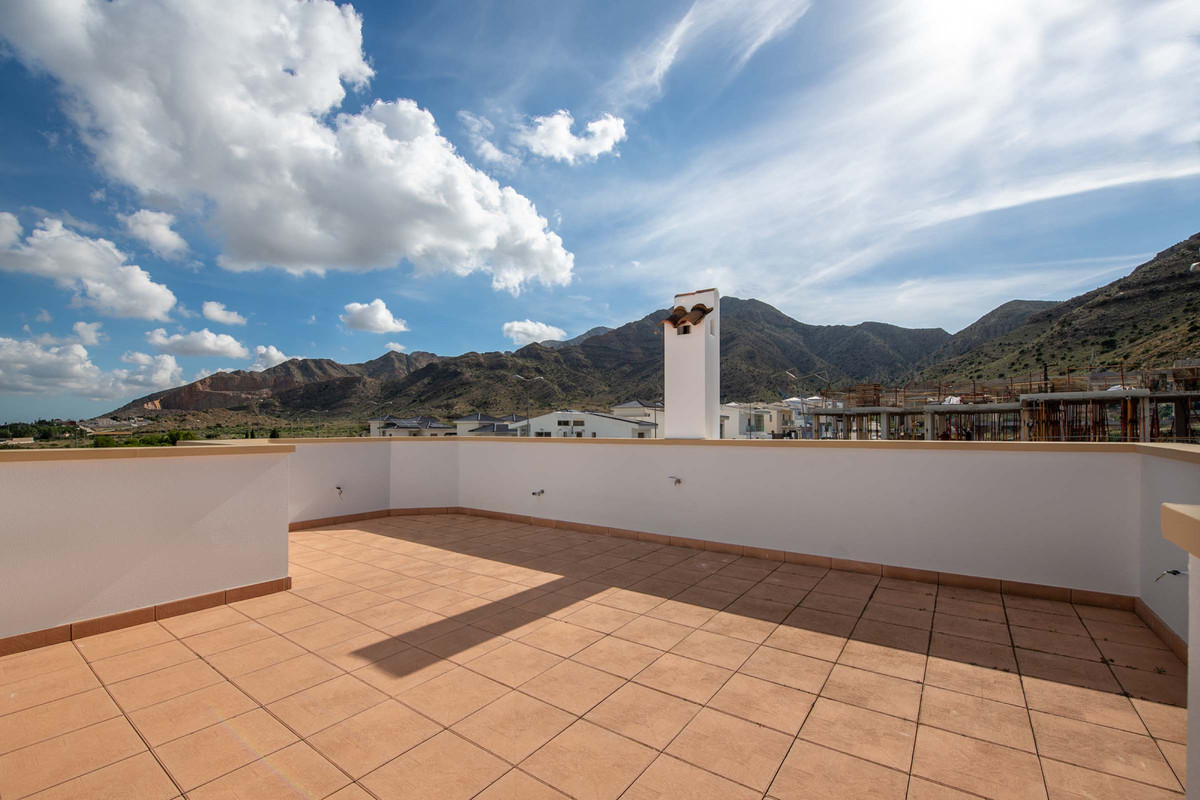 Villa de lujo en Cox: ¡Tu oasis en Alicante!, Chalet adosado en Cox, Alicante. Diseño moderno, alta eficiencia energética y piscina comunitaria. ¡Tu hogar ideal en la Costa Blanca!