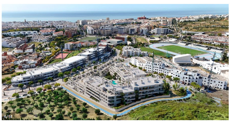 Casa adosada de lujo en Estepona: estilo mediterráneo, Exclusivo adosado en Estepona. Diseño moderno, confort y estilo de vida Costa del Sol. Piscina, gimnasio, cerca de servicios. ¡Tu hogar ideal!