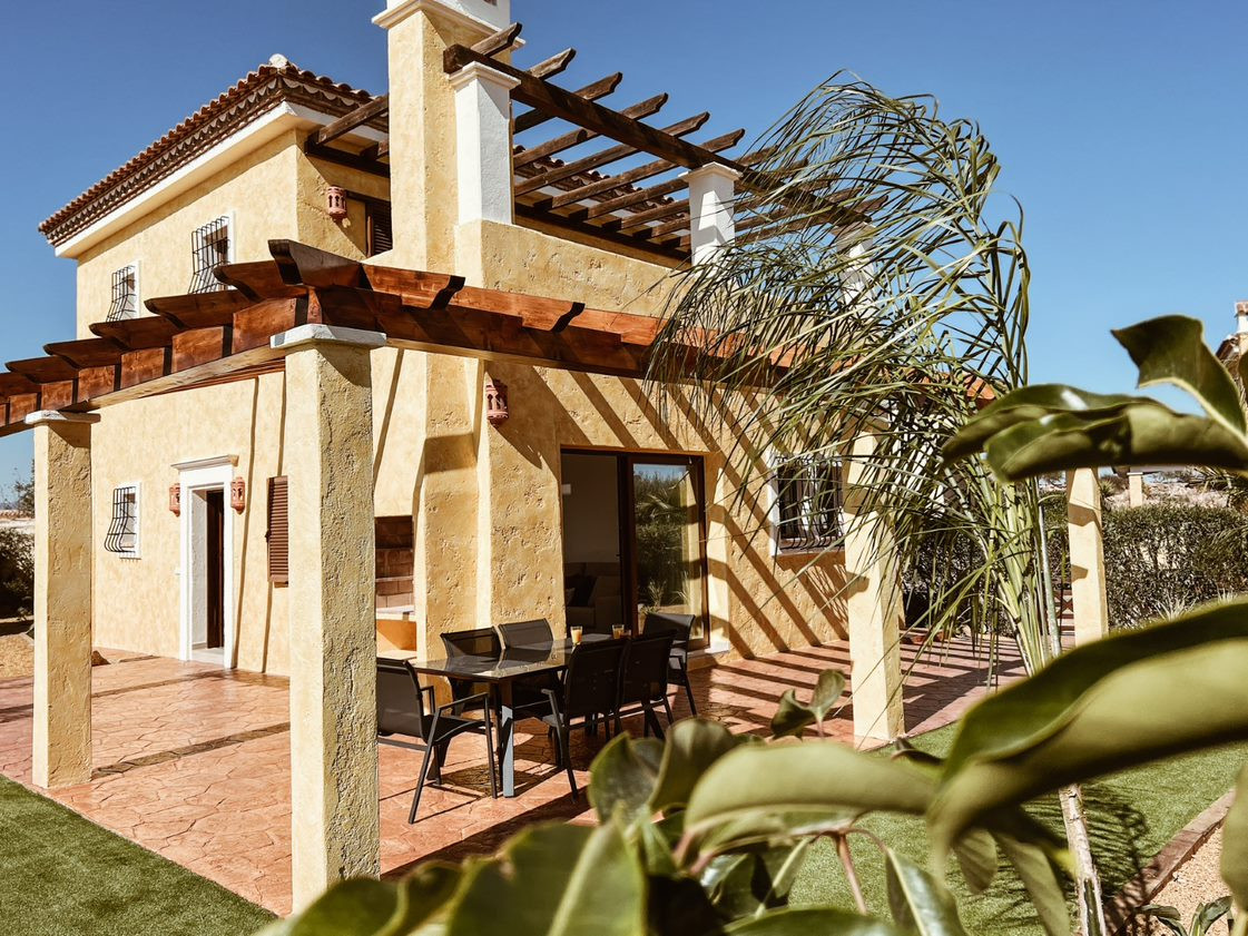Villa de lujo en Desert Springs, Almería, Villa de lujo 4 dormitorios en Desert Springs, Almería. Vistas al golf, jardines privados, piscinas. Acabados premium. ¡Exclusividad y confort!